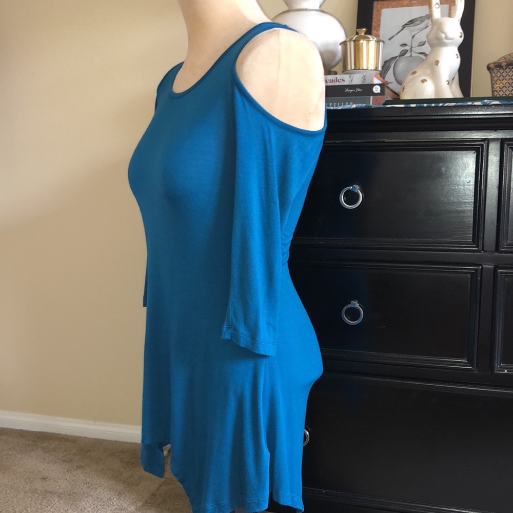 Signature Collection Cold Shoulder Tunic - Picture 3 of 7